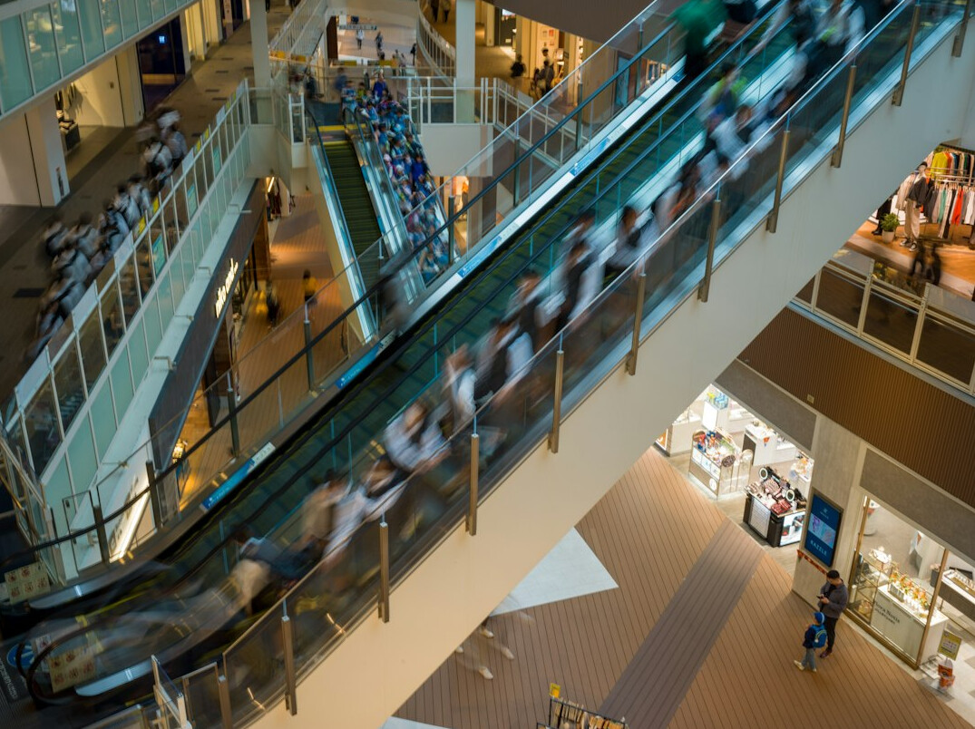 mall shopper stealing item